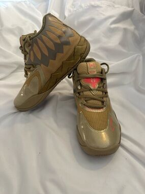 EUC PUMA x LaMelo Ball MB.01 Golden Child Basketball Shoes